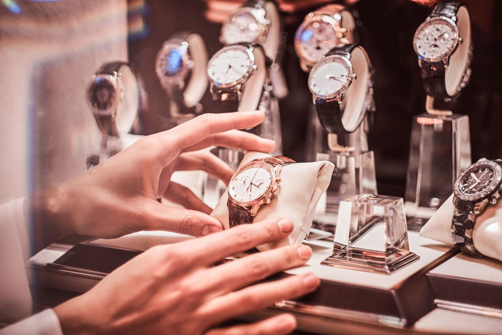 Buying luxury watches retail